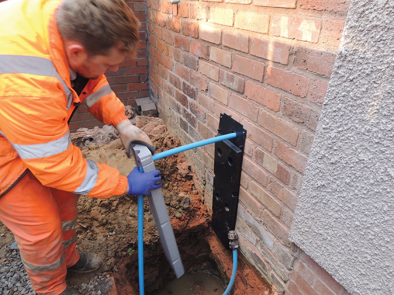 Lead Supply Pipe Replacement London: Costs, Process and Thames Water Grants